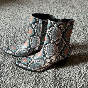 NWOB Matisse Caty boot